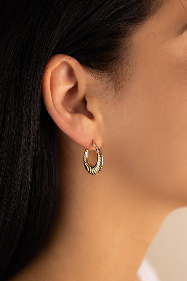 Yavuz Kuyumculuk Altın Deniz Kabuğu Damla Halka Küpe Orta